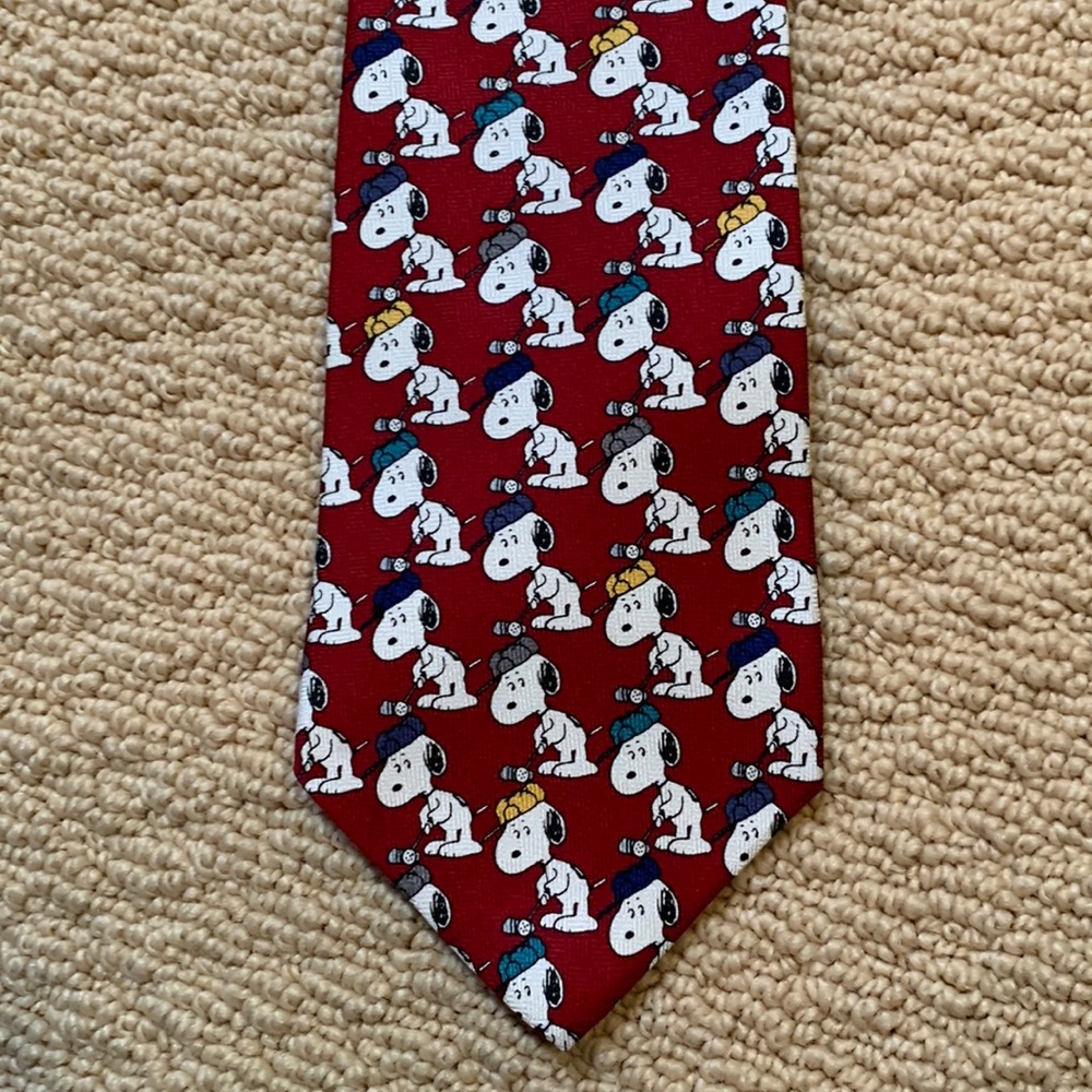Peanuts golf tie
